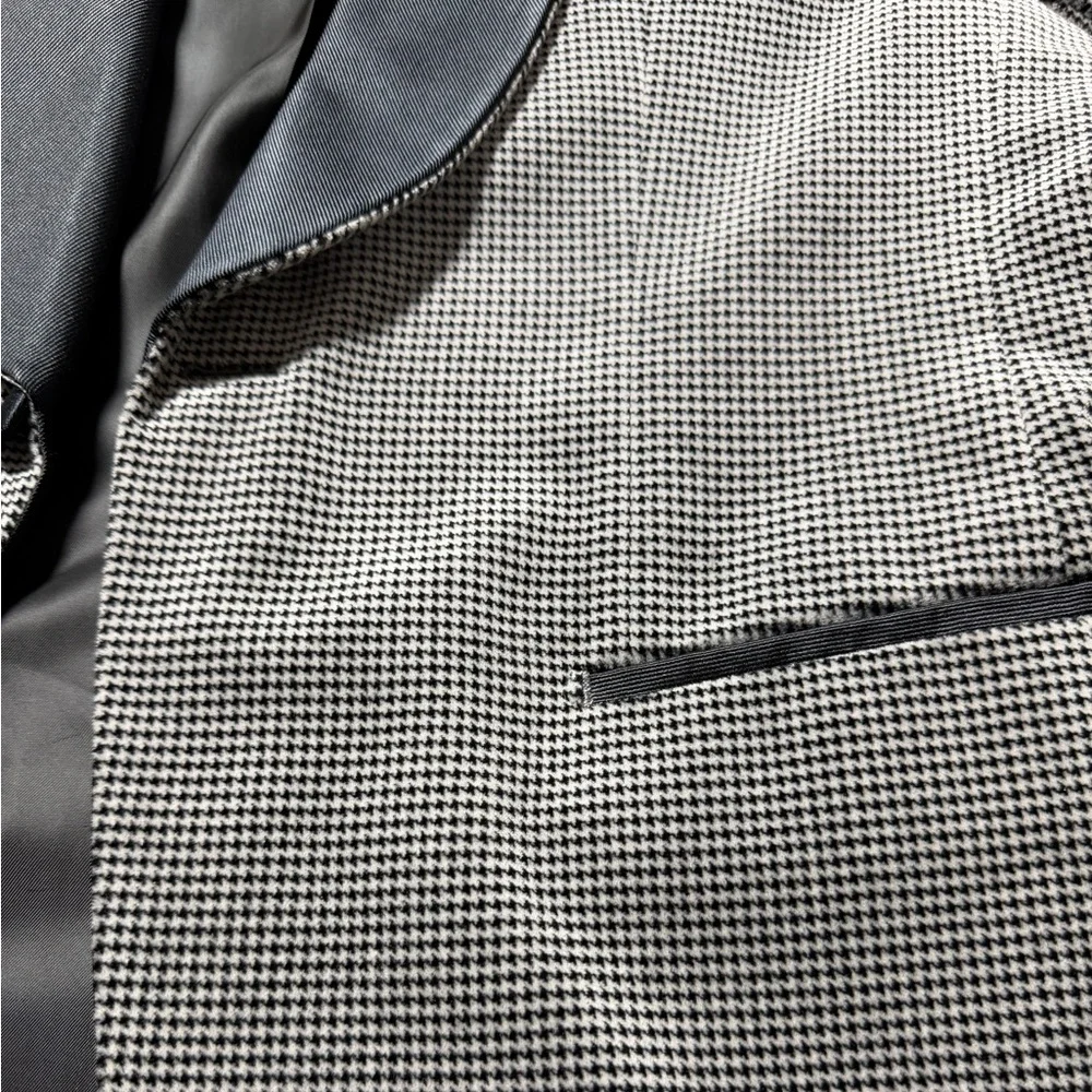 Hugo Boss Tailored Shawl‎ Lapel Dinner Jacket – 40R – Black/Silver